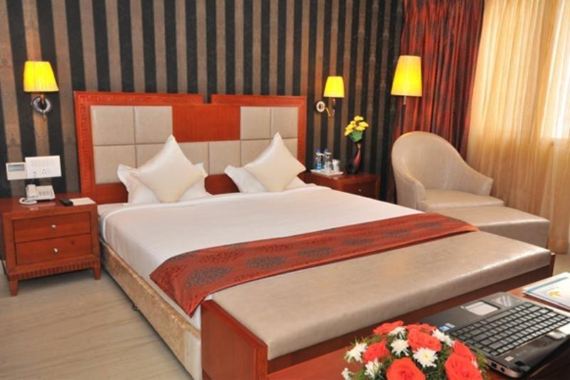 Hotel Paraag Bangalore Exterior photo